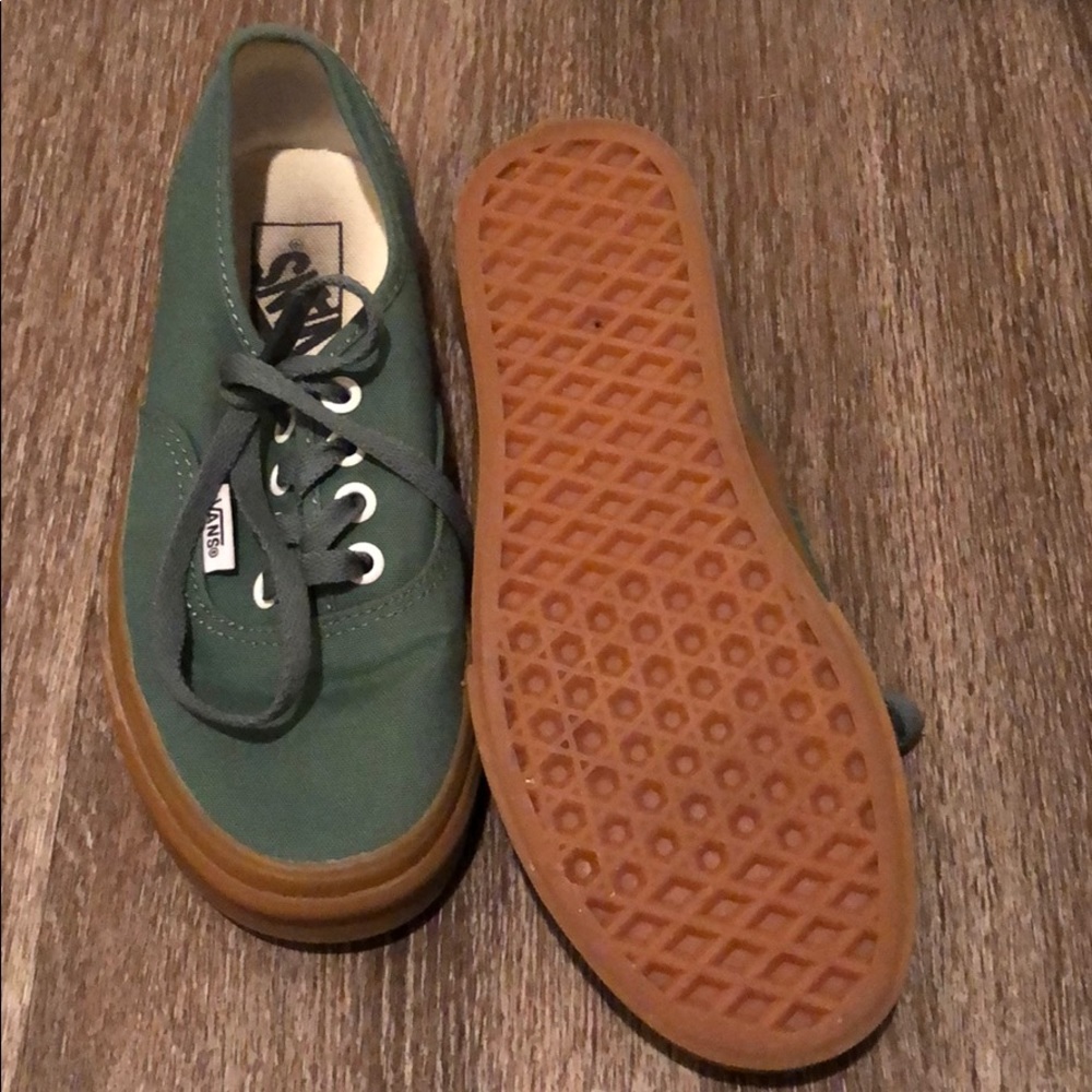Vans - Picture 2 of 2